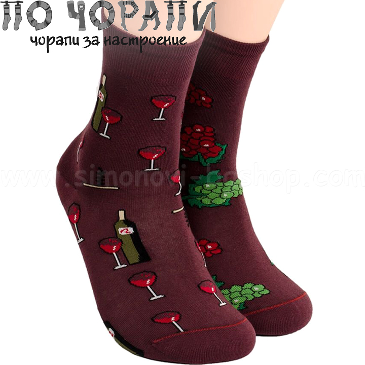 По чорапи с Чорапи с вино и грозде в пленяващ бургунди цвят По чорапи с Чорапи с вино и грозде в пленяващ бургунди цвят