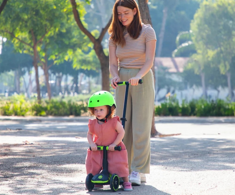 * 2025 Smart Trike Scooter smarTrike Xtend Ride-on Green