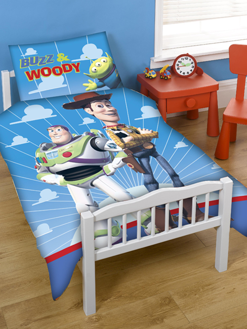 CharacterWorld -   "Buzz"   