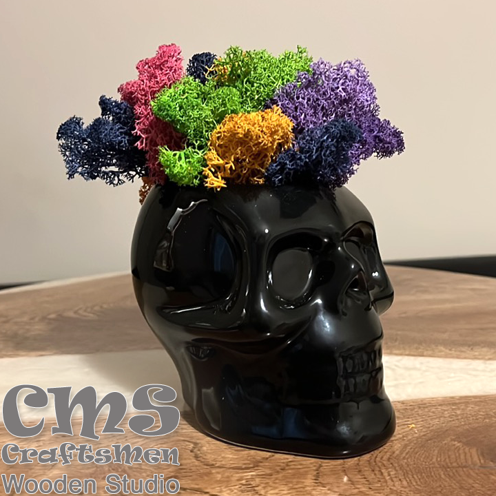 Crafts Men Studio Ceramic skull with Scandinavian moss "Green"