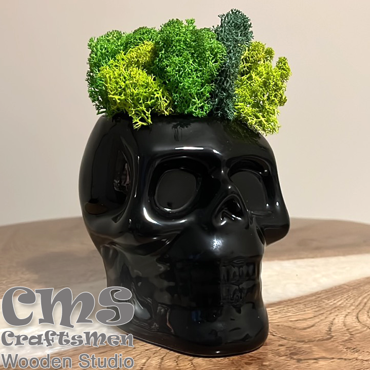 Crafts Men Studio Ceramic skull with Scandinavian moss "Green"